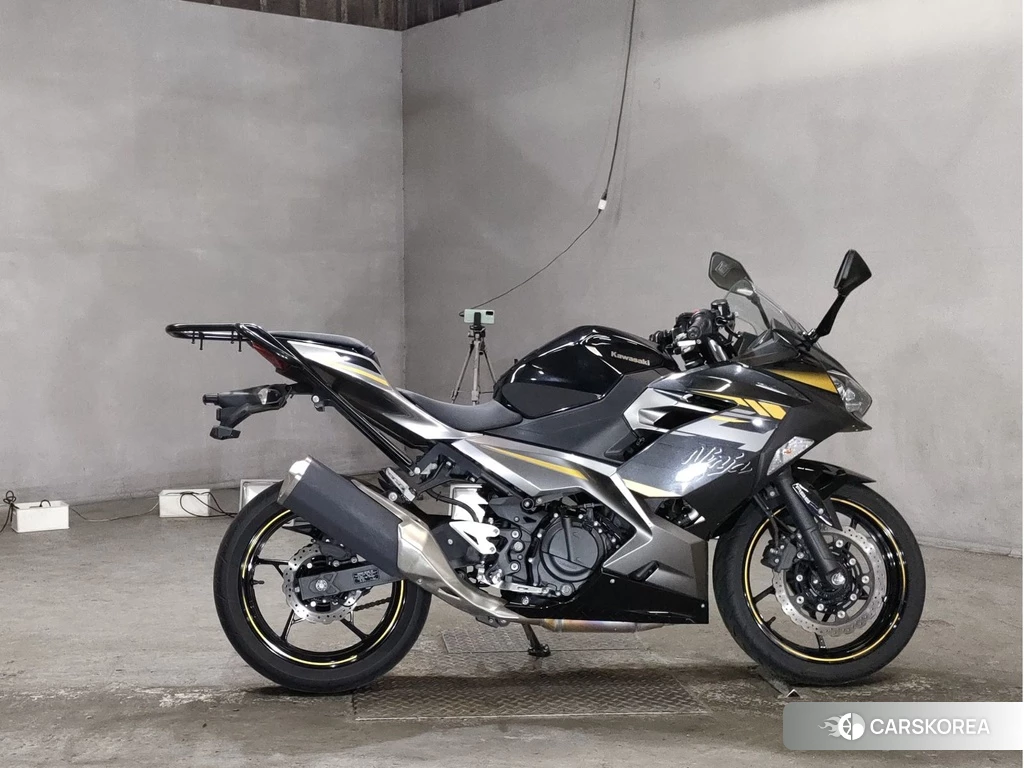 Проданный Kawasaki NINJA 400 2022 из Японии