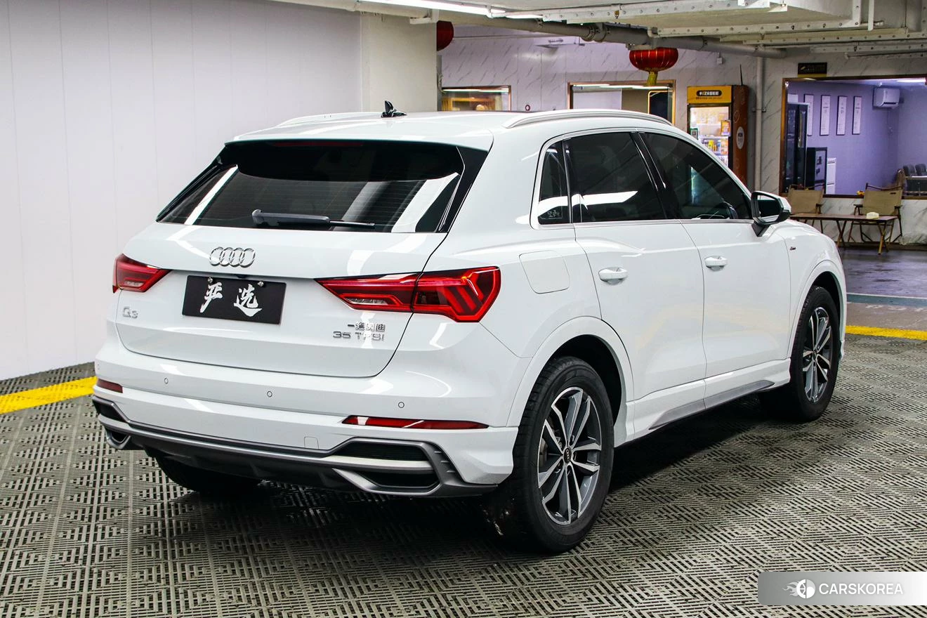 Audi Q3 2021 Белый из Китая