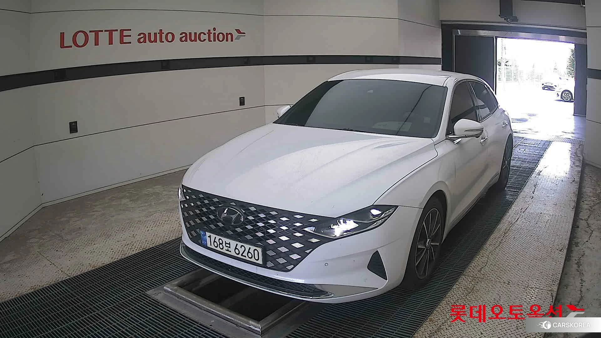 Hyundai Grandeur 2021 Белый из Кореи