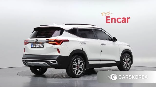 Kia Seltos 2020 Белый из Кореи