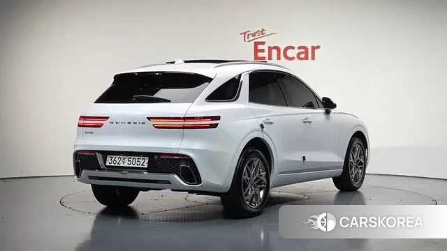 Genesis GV70 2023 Белый из Кореи