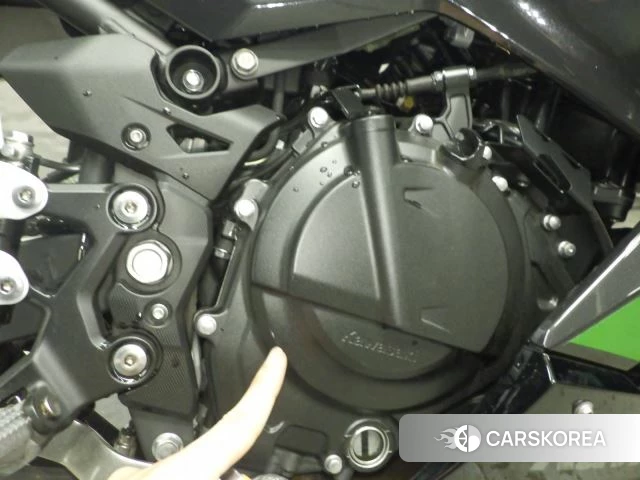 Engine photo