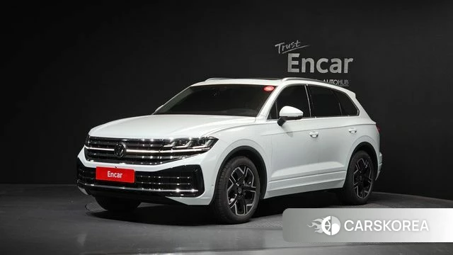 Volkswagen Touareg 3rd generation 2025 Белый из Кореи