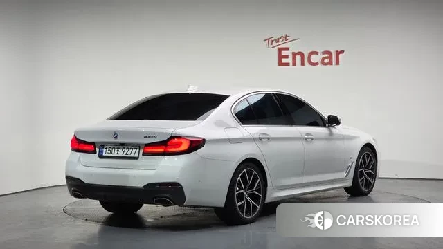 BMW 5 Series (G30) 2023 Белый из Кореи