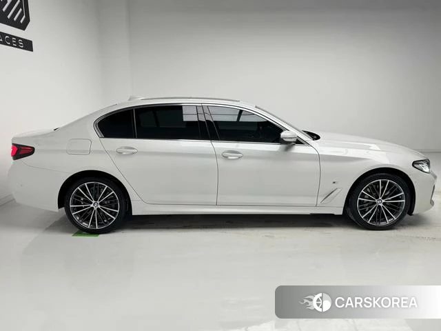 BMW 5 series 2022 Белый из Китая