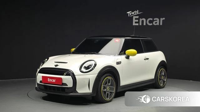 Mini Cooper Electric 2023 Белый из Кореи