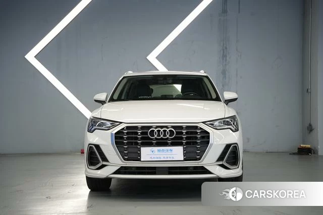 Audi Q3 2020 Белый из Китая