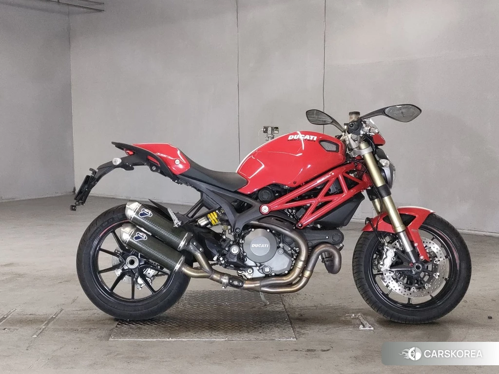 Проданный Ducati MONSTER 1100 EVO 2011 из Японии