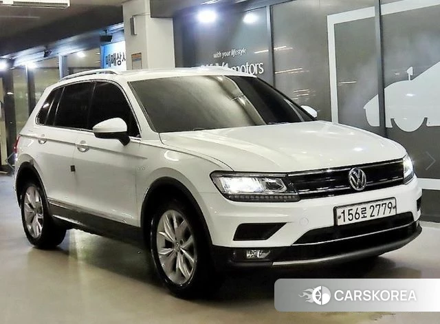 Volkswagen Tiguan second Generation 2019 Белый из Кореи