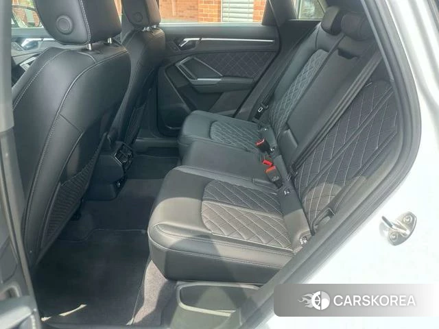 Audi Q3 2025 Белый из Китая