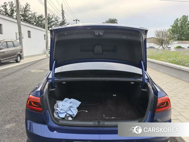 Volkswagen Magotan PHEV 2021 Синий из Китая