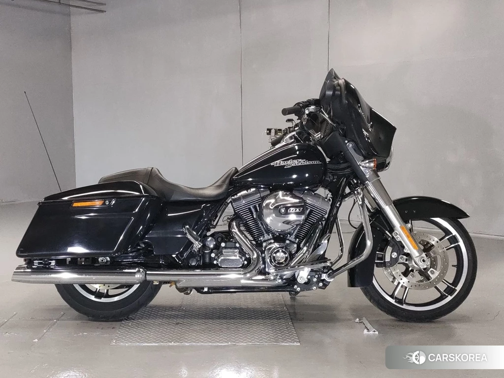 Проданный Harley-Davidson Street Glide FLHX1690 2014 из Японии
