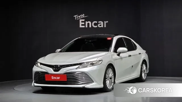 Toyota Camry (XV70) 2018 Белый из Кореи