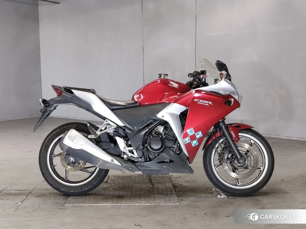 Проданный Honda CBR250R 2011 из Японии