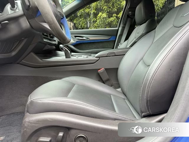 Cadillac CT5 2021 Синий из Китая