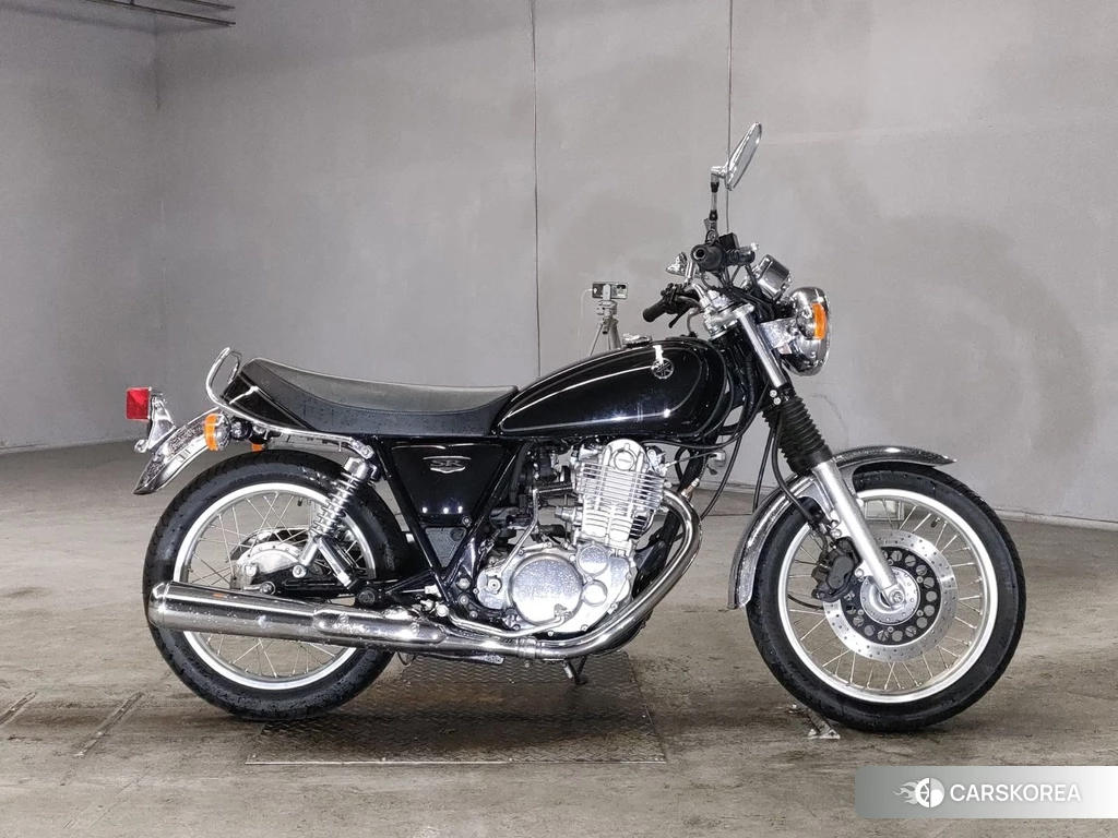 Проданный Yamaha SR 400 2018 из Японии