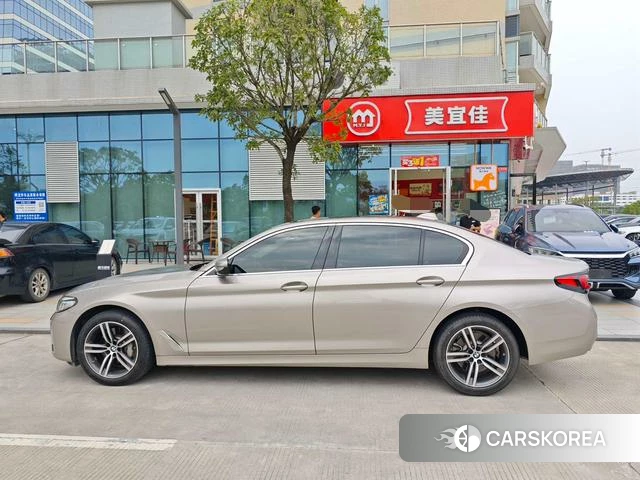 BMW 5 series 2021 Серебристо-серый из Китая