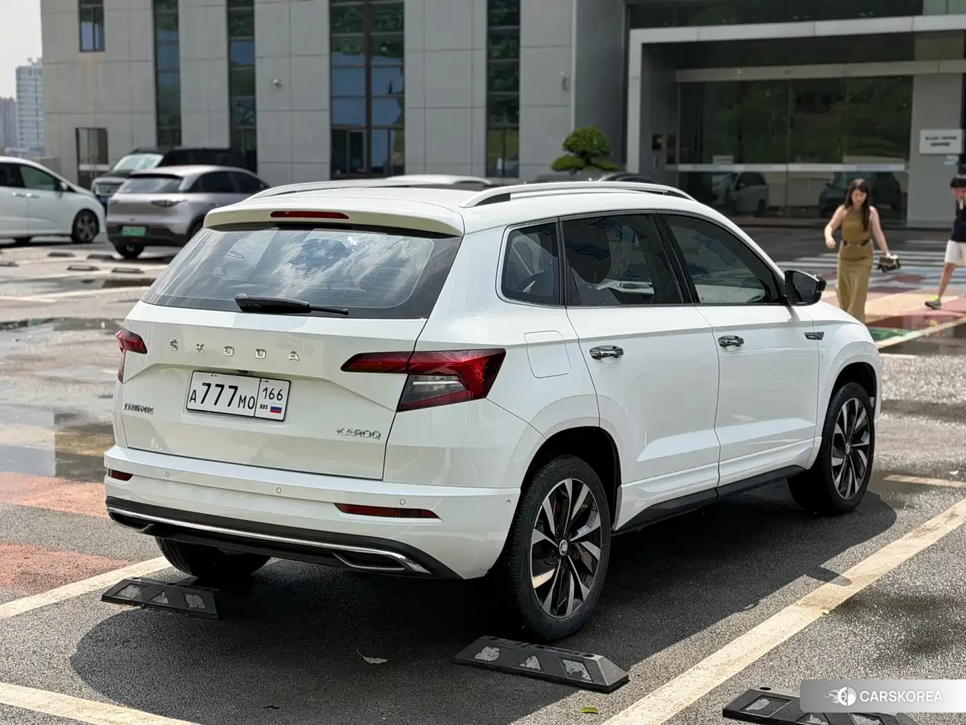 Skoda Karoq 2023 Белый из Китая