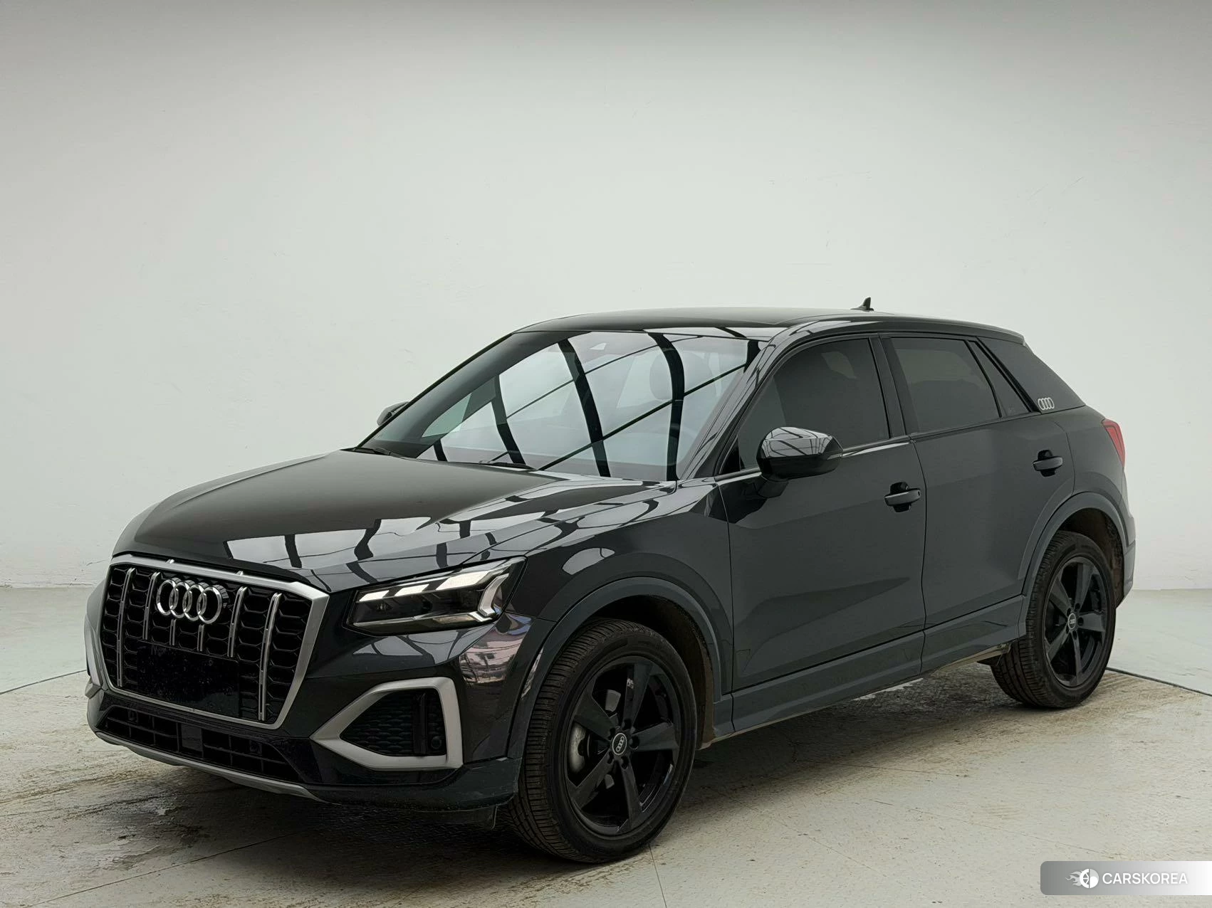 Audi Q2L 2021 Черный из Китая