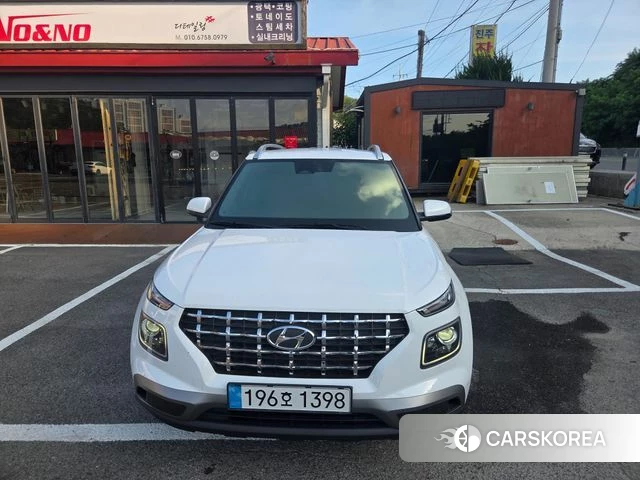 Hyundai Venue 2023 Белый из Кореи