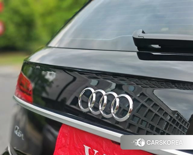 Audi Q5L 2022 Черный из Китая