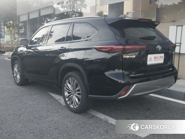 Toyota Highlander 2024 Черный из Китая