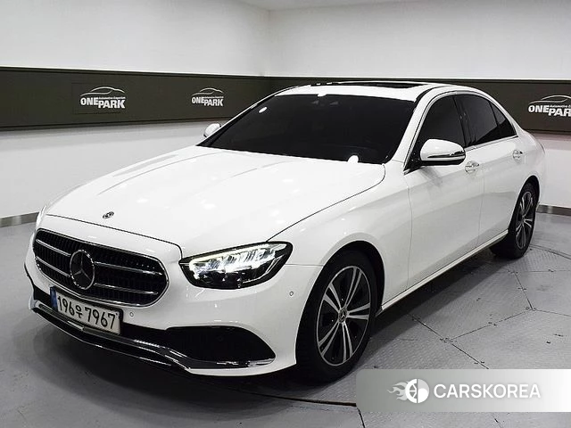 Mercedes-Benz E-Class W213 2021 Белый из Кореи
