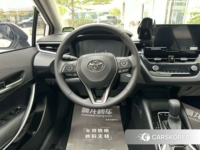 Toyota Corolla 2025 Белый из Китая