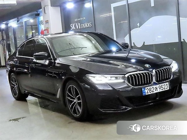 BMW 5 Series (G30) 2023 Черный из Кореи