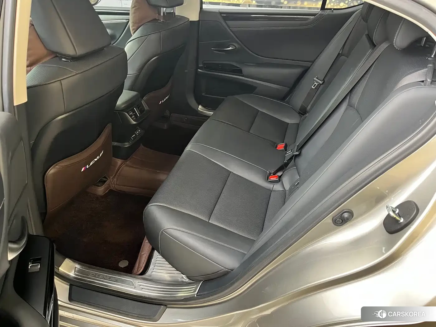 Lexus ES 2023 Silver/gray из Китая