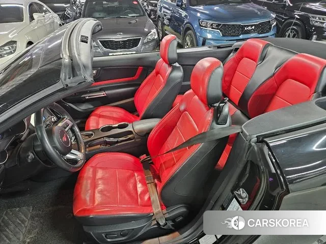 Ford Mustang 2021 Черный из Кореи