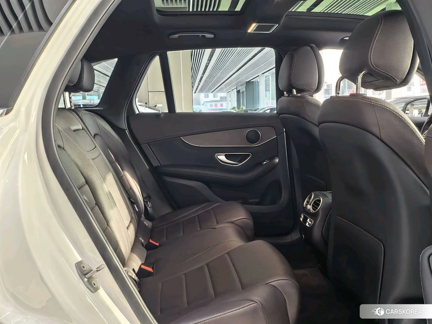 Mercedes-Benz GLC 2020 Белый из Китая
