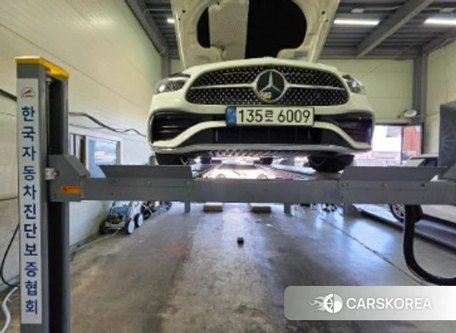 Mercedes-Benz C-Class W206 2022 Белый из Кореи