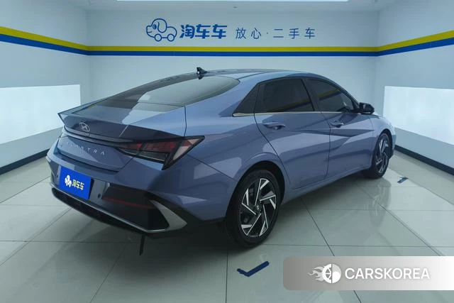 Hyundai Elantra 2024 Синий из Китая