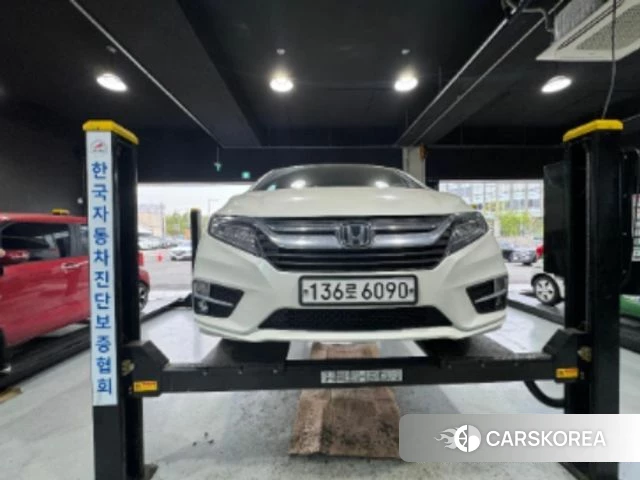 Honda Odyssey 2019 Белый из Кореи