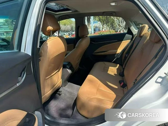 Buick Yinglang 2019 Белый из Китая