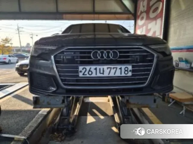 Audi A6 (C8) 2019 Серебристо-серый из Кореи