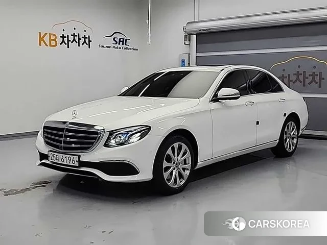 Mercedes-Benz E-Class W213 2018 Белый из Кореи