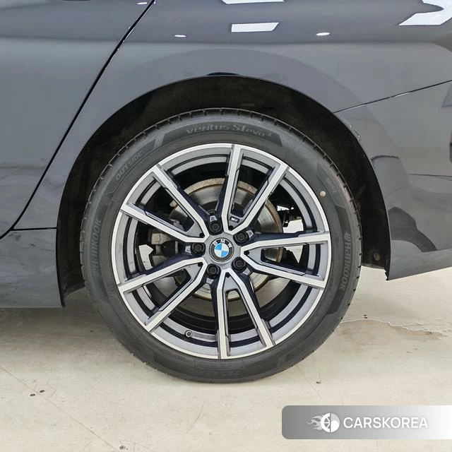 BMW 3 series 2023 Черный из Китая
