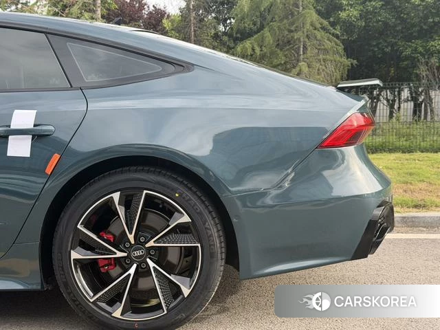 Audi A7 2021 Зеленый из Китая