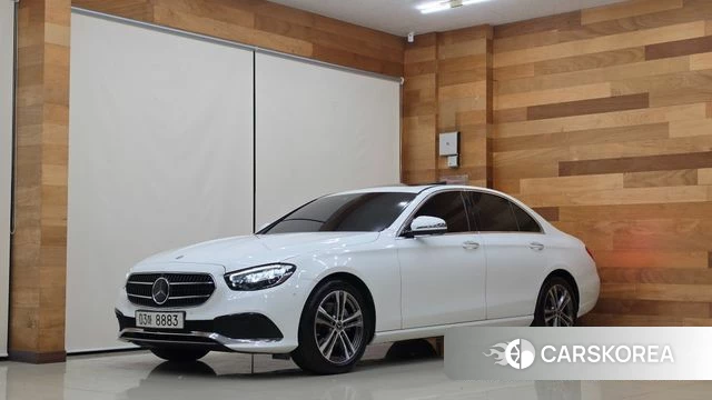 Mercedes-Benz E-Class W213 2023 Белый из Кореи