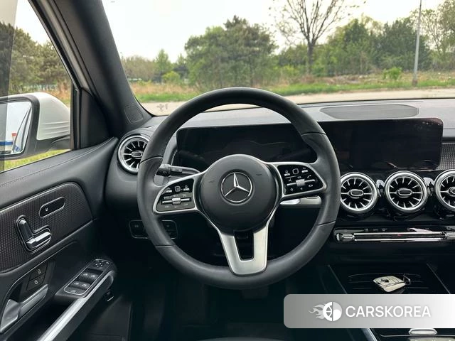 Mercedes-Benz GLB 2023 Белый из Китая