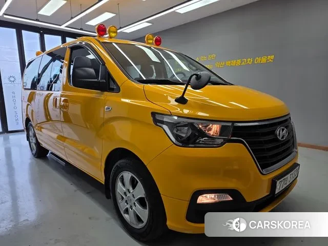 Hyundai The New Grand Starex 2021 Желтый из Кореи