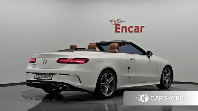Mercedes-Benz E-Class W213 2019 Белый из Кореи