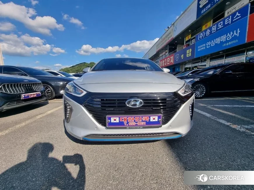 Hyundai Ionic Hybrid 2019 Серебристо-серый из Кореи