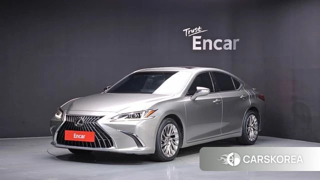 Lexus ES300h 7th generation 2022 Серебристо-серый из Кореи