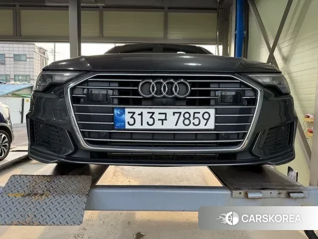 Audi A6 (C8) 2023 Серый из Кореи