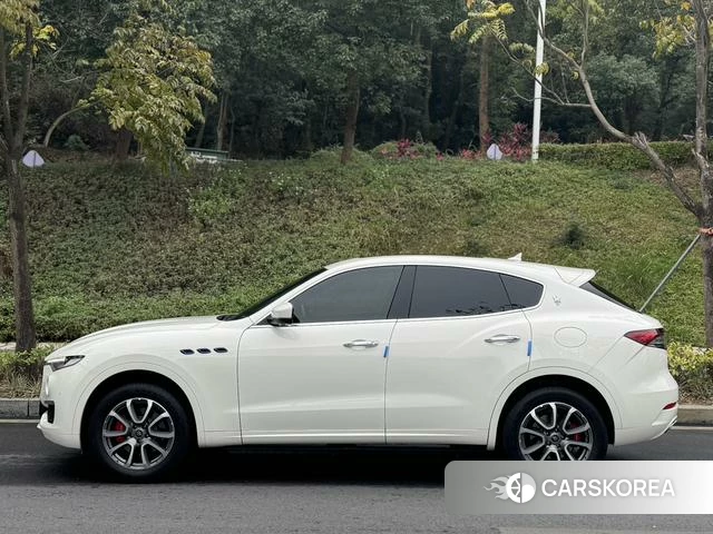 Maserati Levante 2022 Белый из Китая