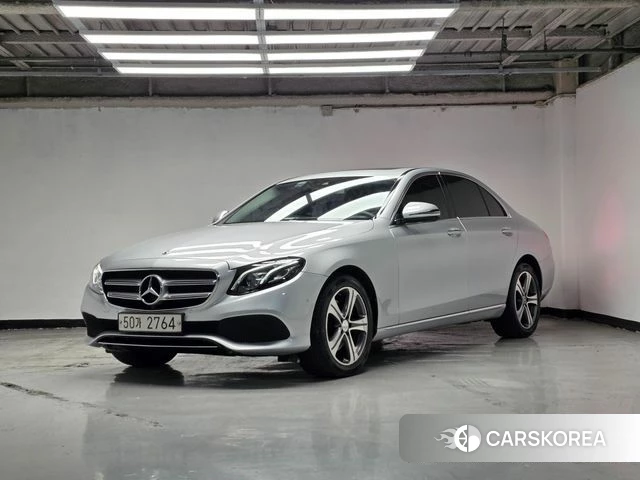 Mercedes-Benz E-Class W213 2018 Серебряный из Кореи