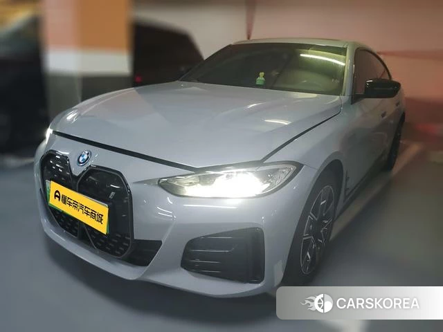 BMW i4 2023 Темно-серый из Китая